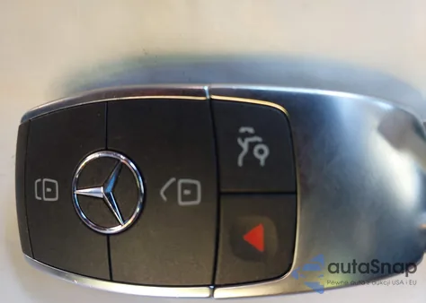 2023 Mercedes-Benz C 300 Coupe z USA, uszkodzony, nr VIN W1KWJ8DB0PG120809